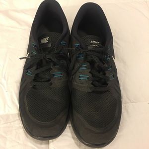 Price Drop!!!!! Men’s Nike ID Tennis Shoes